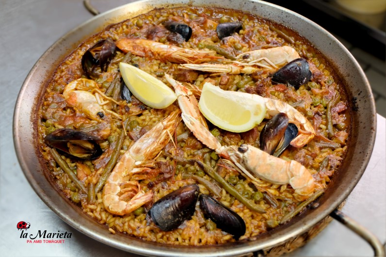 Restaurante La Marieta, paella mixta, íntimo y familiar, aniversarios,cenas románticas, cenas de empresa y celebraciones en Mollet del Vallès, Barcelona.